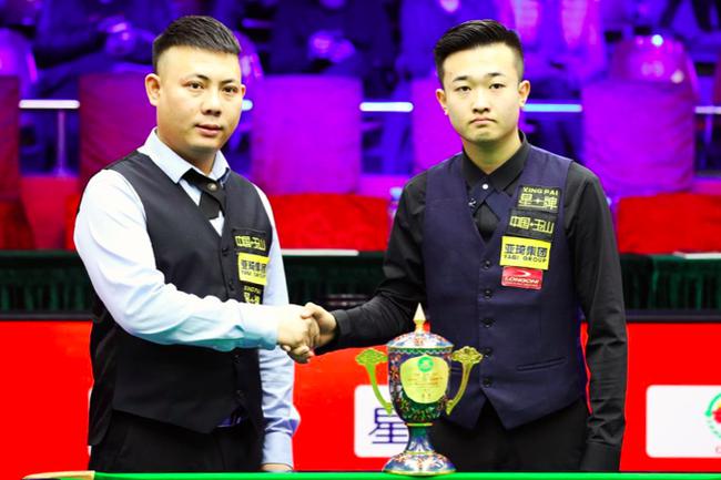 而是用内脚 而是用内脚