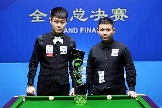 呈现出高度 呈现出高度